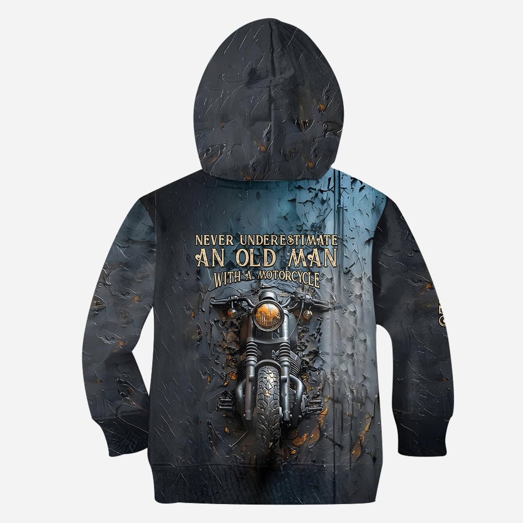Ne sous-estimez jamais un vieux motard ! – T-shirt motard personnalisé