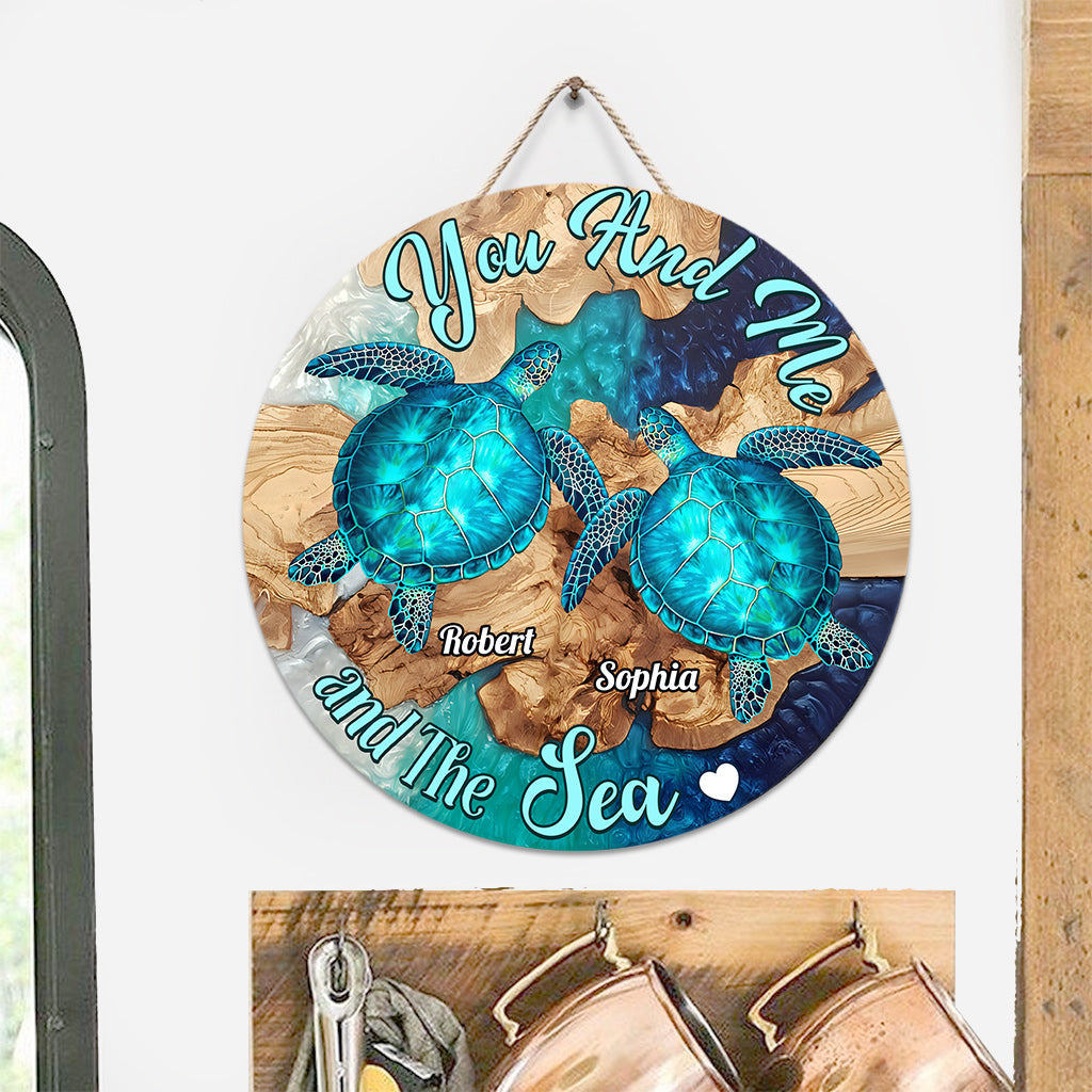 Toi, moi et la mer - Panneau rond en bois personnalisé avec une tortue