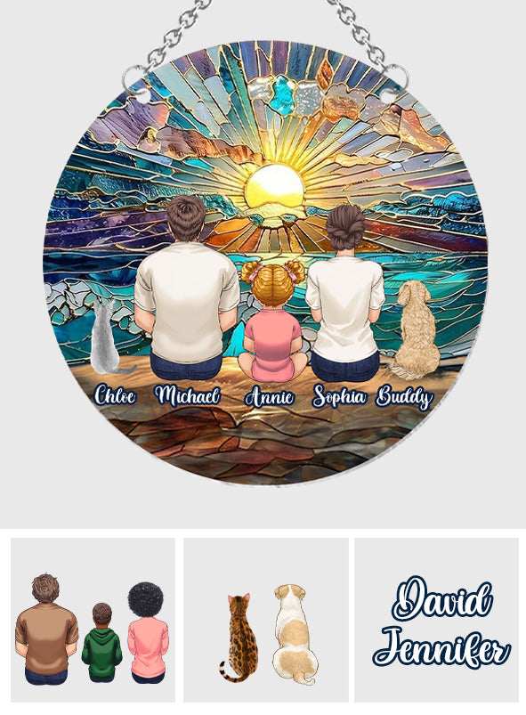 Couple heureux profitant d'une plage romantique - Décoration attrape-soleil personnalisée à suspendre à la fenêtre - Famille 